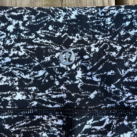 Lululemon Wunder Under Leggings - Picture 7 of 8